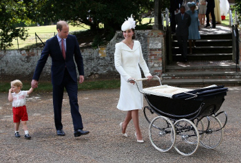  영국 윌리엄 왕세손 가족의 나들이.. `샬럿 공주 세례식`                                                                                                                                            
