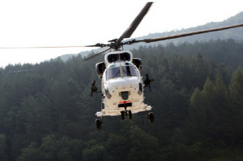  한국형 헬기 ‘수리온’의 기관총 사격                                                                                                                                                             