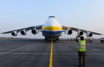  세계 최대 비행기 `안토노프 AN-225 므리야`, 1년에 한두번만 떠요                                                                                                                                   