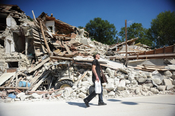 이탈리아 지진, `폐허가 된 도시`                                                                                                                                                                   