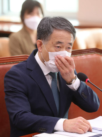 법사위, '마스크 착용한 박능후 장관'                                                                                                                                                     