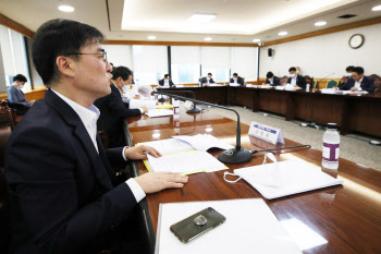 손병두 부위원장, '금융리스크 대응반 회의'에서 모두발언                                                                                                                                  