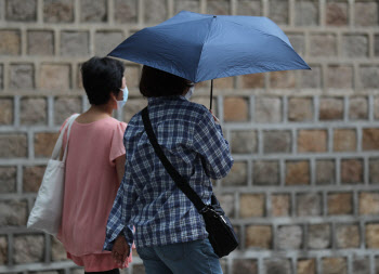 '우산이 양산'                                                                                                                                                                           