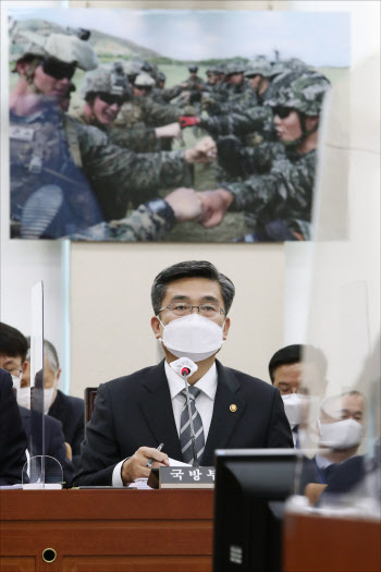 국방위 전체회의, '답변하는 서욱 장관'                                                                                                                                                   