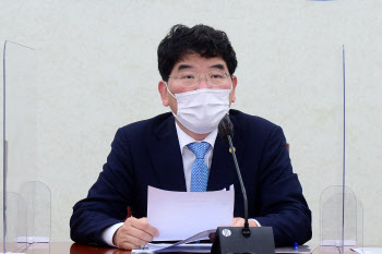 '더불어민주당, 정책조정회의'에서 발언하는 박완주 정책위의장                                                                                                                             