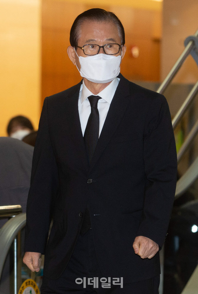 전두환 빈소 찾은 박철언 전 체육청소년부 장관                                                                                                                                                      