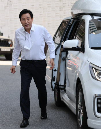 임대주택 관련 발표, '차량에서 내린 오세훈'                                                                                                                                              