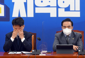 정책조정위, '표정 어두운 박홍근-진성준'                                                                                                                                                 