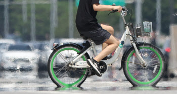 전국 폭염 특보, '자전거 타이어도 녹을 듯'                                                                                                                                               