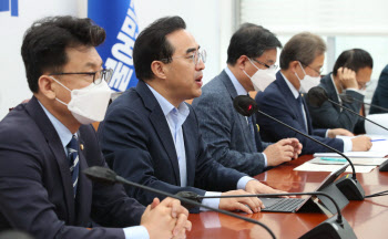 박홍근, '대통령 비선 논란...尹, 겸허한 반성과 사과해야'                                                                                                                                 