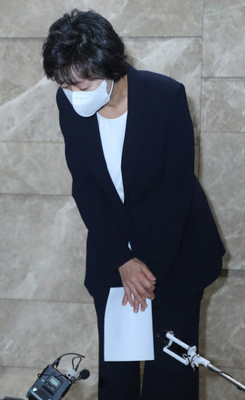 박순애, '취임 34일만에 사퇴'                                                                                                                                                            