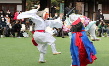 "얼쑤~" 한국의 탈춤, 유네스코 인류무형문화유산 등재                                                                                                                                     