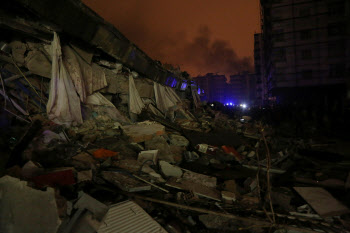  규모 7.8 강진으로 무너진 튀르키예 건물                                                                                                                                                           