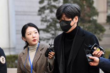 대장동 개발 사업 로비·특혜 의혹 관련 1심 선고공판 향하는 남욱 변호사                                                                                                                             