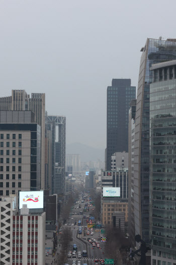 중국에서 유입해 서울시내 미세먼지 '나쁨'                                                                                                                                                