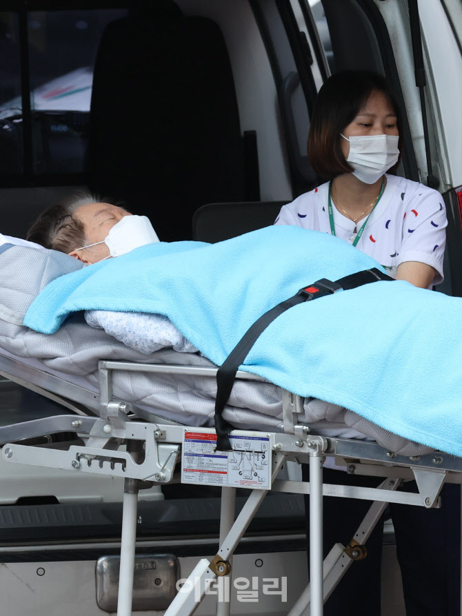 '단식'이재명 대표, 녹색병원에서 회복 치료                                                                                                                                               