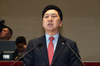 '긴급 의총'에서 발언하는 김기현 대표                                                                                                                                                    