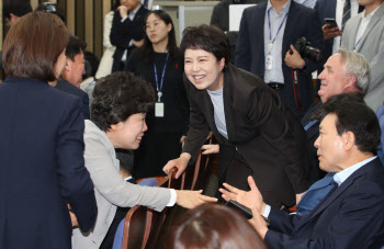 '당선자총회 참석한 김은혜'                                                                                                                                                              