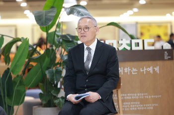 '세계 책의 날' 기념식 참석한 유인촌 장관                                                                                                                                                