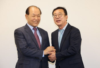 황우여 비대위원장, '홍철호 정무수석 접견'                                                                                                                                               