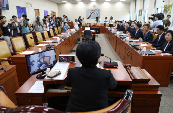 과방위 첫 회의, '여당 불참'                                                                                                                                                             