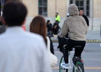 털옷까지 등장한 아침 출근길                                                                                                                                                                             