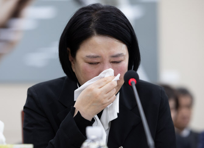 답변 마친 고 오요안나 어머니                                                                                                                                                                            