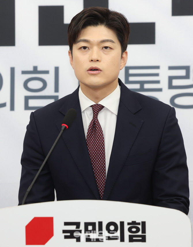 김용태, '윤석열 찾아가 탈당 요구할 것'                                                                                                                                                  