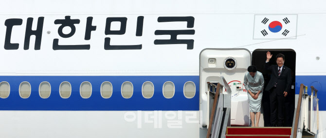 이재명 대통령, 주요 7개국(G7) 정상회의 참석차 출국                                                                                                                                                