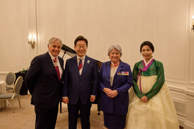  이재명 대통령 부부, G7 리셉션 참석                                                                                                                                                               
