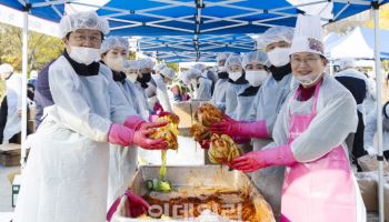 김장 한마당 축제 참여한 최호권 영등포구청장