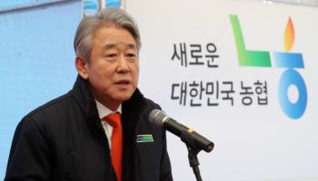 '농가희망 봉사활동' 인사말하는 강호동 농협회장