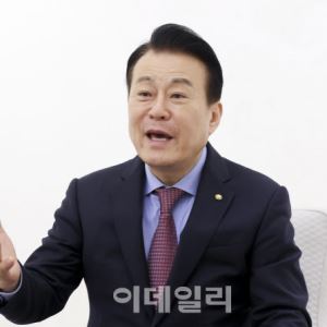 “베트남 8% 성장률 목표 과장 아냐…정치적 안정은 韓토토 사이트 기회”