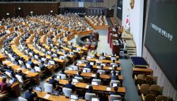 역대 세번째 대통령 탄핵소추안 가결…尹 즉시 직무정지(상보)