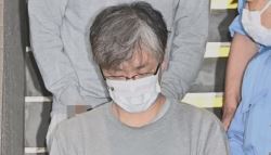 “좋아하는데 어떡하냐” 10대 성폭행한 교장 망언…열도 발칵