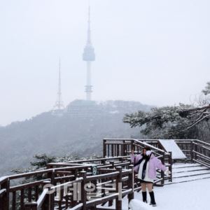 [포토]서울 설경을 휴대폰에 담아요                                                                                                                                                                       