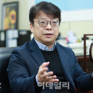 ”정쟁 매몰 정치 개혁 위해 ’캐스팅보트’ 제3지대 필요”