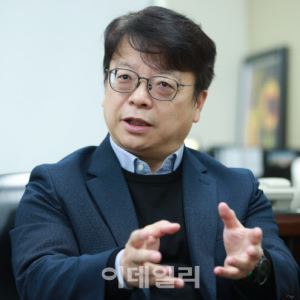 ”제왕적 대통령 이젠 바꿀 때…탄핵·개헌 같이 해야”