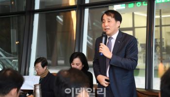 무보 사장 "트럼프발 불확실성…中企 100조 이상 지원"