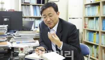 신용철 아미코젠 회장 “SI 유치 후 경영에서 손 떼겠다”