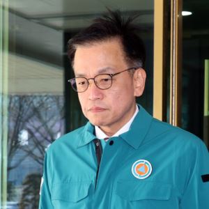최 대행, 尹선고 임박에 “불법 폭력행위 엄단…공권력 도전 말라”