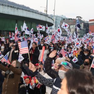 ‘尹 탄핵’ 집회에 마라톤까지…주말 서울 도심 교통혼잡 예상