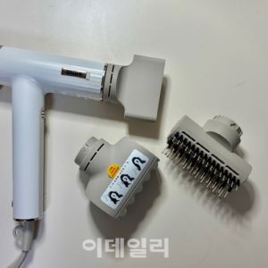 "다이슨 저리가"…곱슬도 생머리로 '1초컷'[써봤어요]