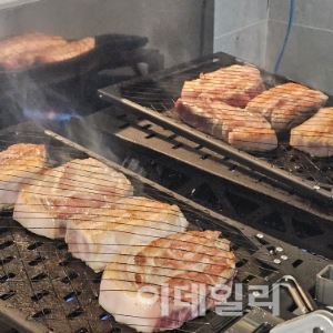 "이보다 완벽한 고기 굽기는 없다"…AI 셰프의 비법[AI침투보고서]