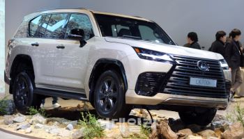렉서스 LX700h 오버트레일, 어떤 길에서도 편안하고 고급스럽게