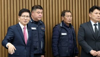 김문수 장관, 건설근로자 현장 간담회