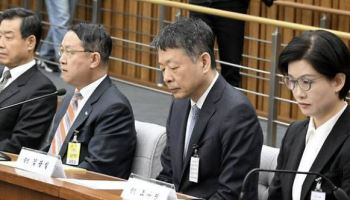 "김병주 회장 2조는 내놔야…김광일 부회장도 사재 출연"