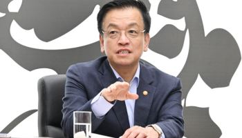 '중국 단체관광객 무비자' 도입한다…내수 활성화 위한 '파격 조치'