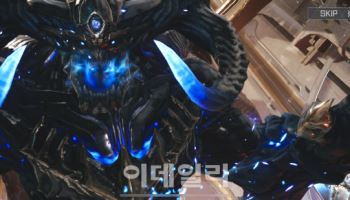 SF 공간서 펼쳐지는 전투…20년 내공 고스란히 느껴진다