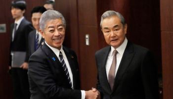 중·일 외교장관 회담 열려…中 "역사 직시" 日 "소통·협력"